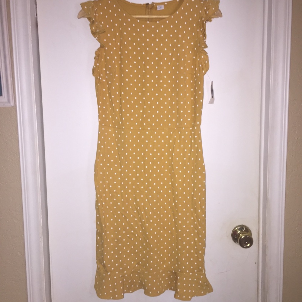 Polka dot ruffled sleeve Old Navy dress